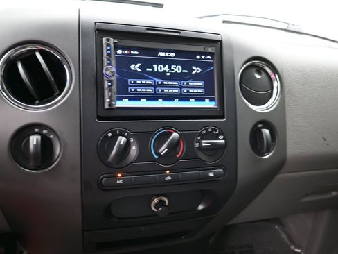 Used 2005 Ford F150 XLT AWD/4WD image 18