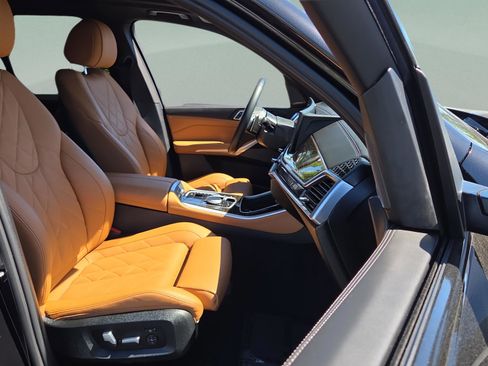 Certified 2024 BMW X5 xDrive40i w/ Premium Package image 22