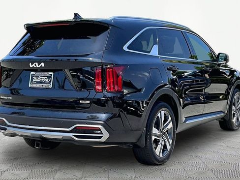 Certified 2023 Kia Sorento SX Prestige AWD/4WD image 2