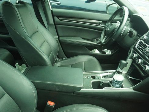 Used 2021 Honda Accord Sport image 9