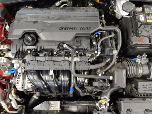 Used 2025 Hyundai Elantra SE FWD image 30