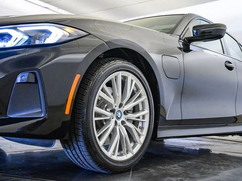 Certified 2023 BMW 330e w/ Convenience Package image 10