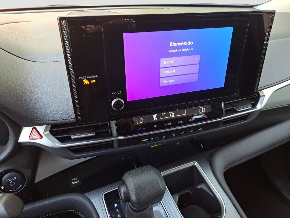 Used 2025 Toyota Sienna LE AWD/4WD image 29
