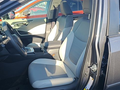 Used 2025 Toyota RAV4 Limited image 25