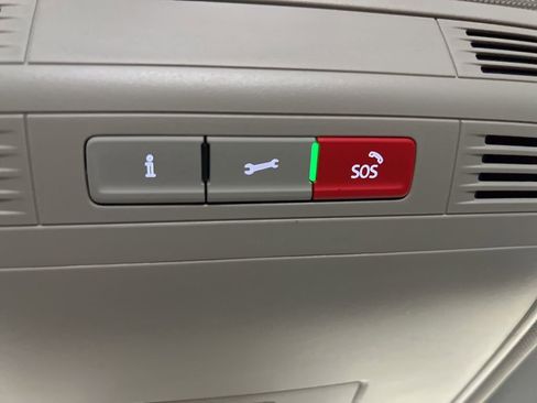 Used 2023 Volkswagen Tiguan SE w/ Panoramic Sunroof Package image 37