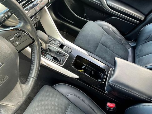 Used 2023 Mitsubishi Eclipse Cross SE image 13