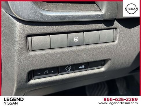 Used 2024 Nissan Rogue SV AWD/4WD image 18