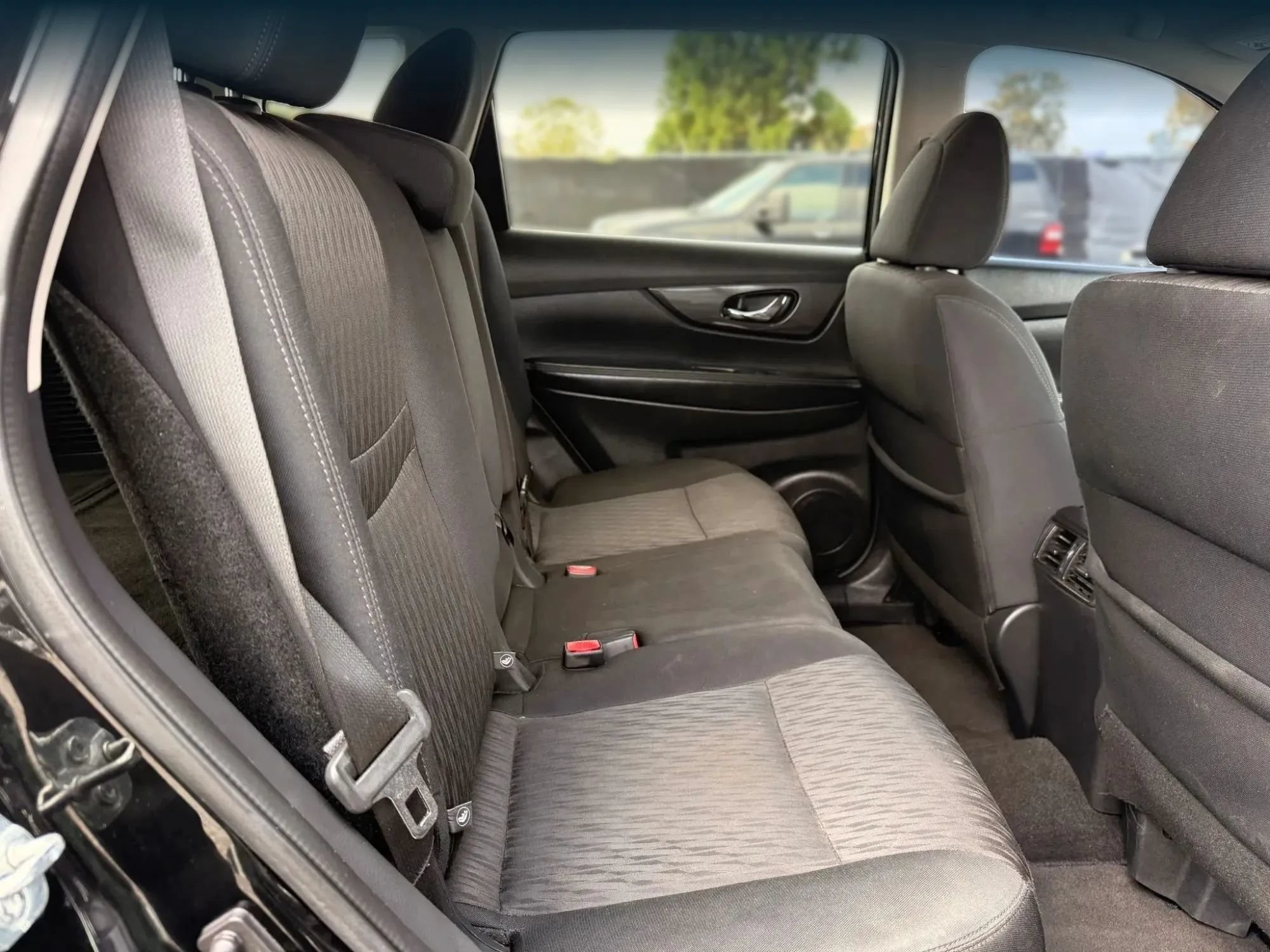 Used 2018 Nissan Rogue SV AWD/4WD image 20