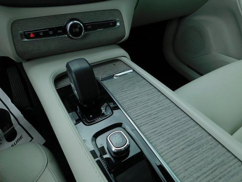 Used 2024 Volvo XC90 B6 Plus w/ Protection Package Premier image 30