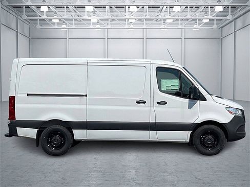 New 2025 Mercedes-Benz Sprinter 2500 image 4