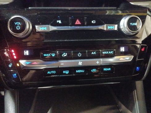 Used 2021 Ford Explorer Limited w/ Class III Trailer Tow Package image 16