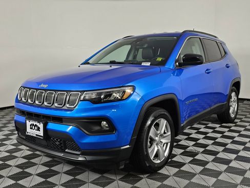 Used 2022 Jeep Compass Latitude FWD image 7