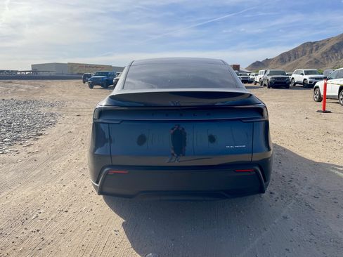 Used 2026 Tesla Model Y Long Range AWD/4WD image 4