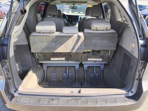 Used 2017 Toyota Sienna XLE AWD/4WD image 13