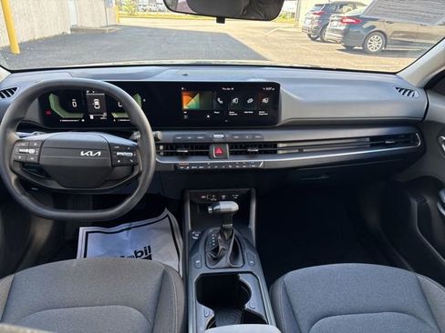 Certified 2025 Kia K4 FWD image 28