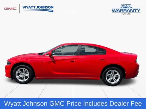 Used 2022 Dodge Charger SXT RWD image 2