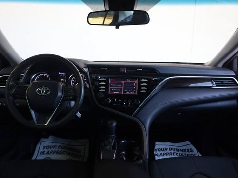 Used 2018 Toyota Camry LE FWD image 29