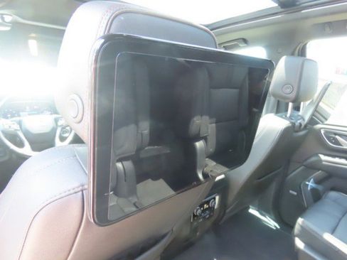 Used 2022 Chevrolet Tahoe RST w/ Sport Performance Package AWD/4WD image 20