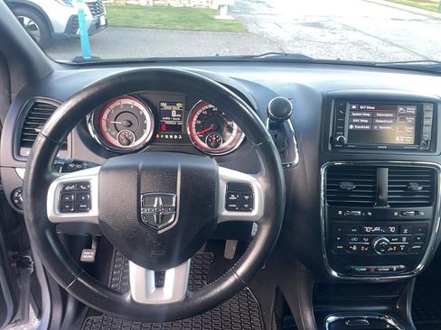 Used 2018 Dodge Grand Caravan GT image 13