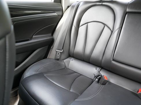 Used 2018 Buick LaCrosse Premium FWD image 12