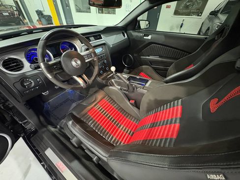 Used 2013 Ford Mustang Shelby GT500 RWD image 10