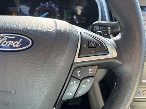 Used 2019 Ford Edge Titanium w/ Equipment Group 301A AWD/4WD image 25