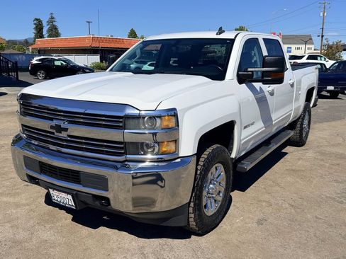 Used 2015 Chevrolet Silverado 2500 LT AWD/4WD image 3