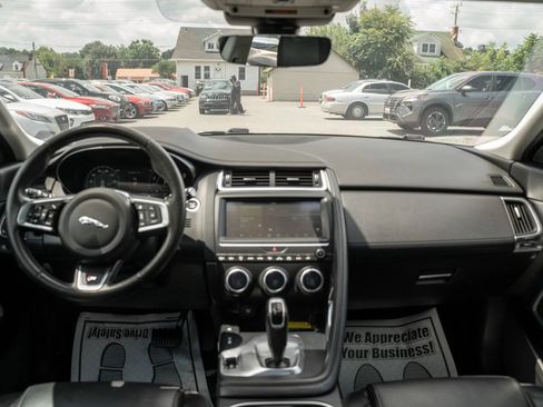Used 2020 Jaguar E-PACE SE image 14