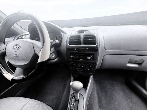 Used 2005 Hyundai Accent GT FWD image 11