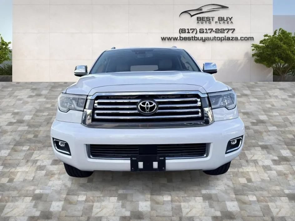 Used 2019 Toyota Sequoia Platinum AWD/4WD image 2