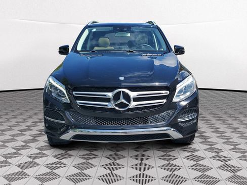 Used 2017 Mercedes-Benz GLE 350 w/ Premium 2 Package image 2