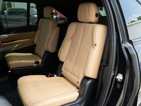 Used 2026 Cadillac Escalade IQ Sport 2 AWD/4WD image 18