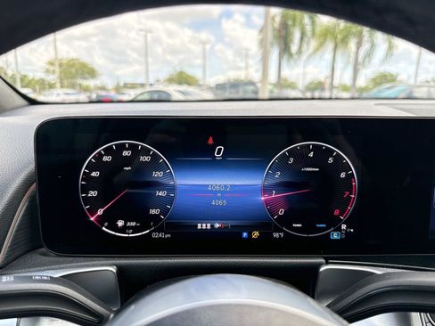 Certified 2026 Mercedes-Benz GLB 250 4MATIC image 32
