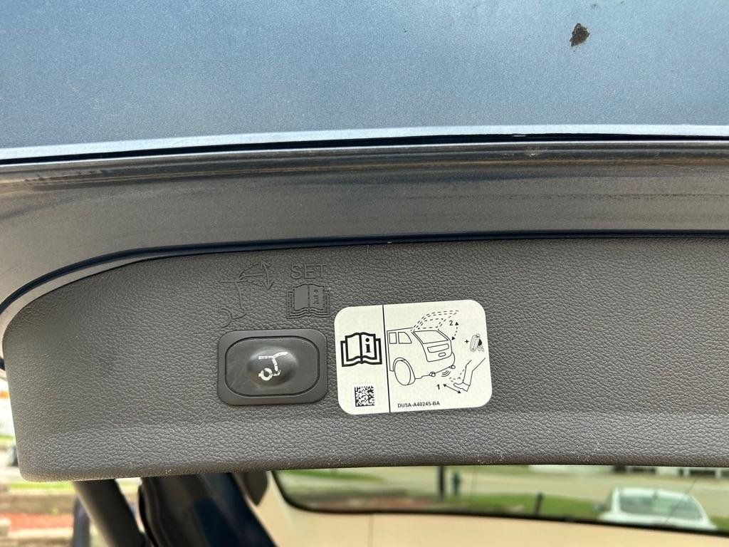 Used 2018 Ford Escape Titanium AWD/4WD image 19