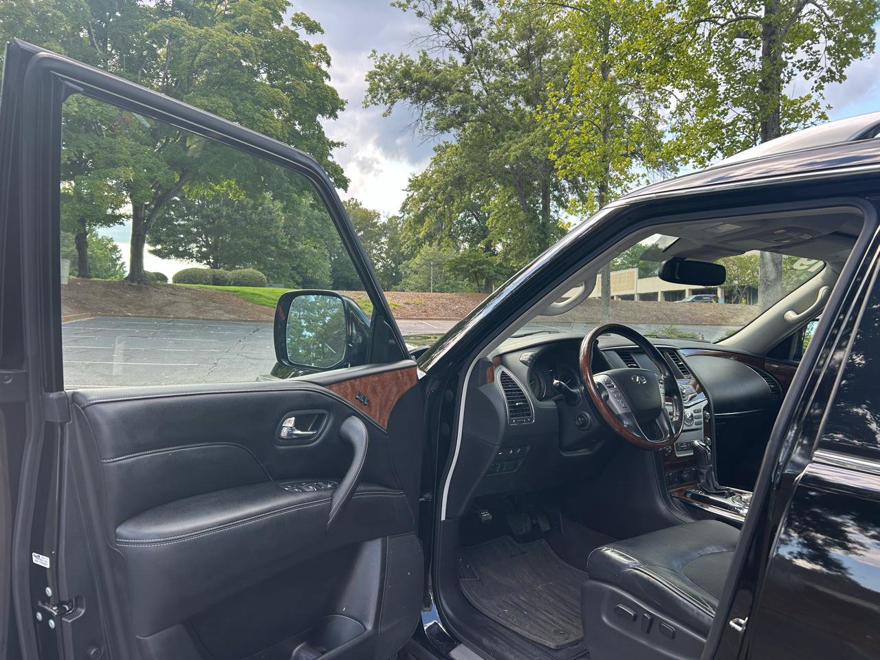 Used 2019 INFINITI QX80 Luxe w/ 22" Wheel Package AWD/4WD image 11