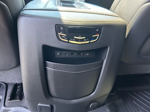 Used 2019 Cadillac Escalade Premium Luxury AWD/4WD image 29