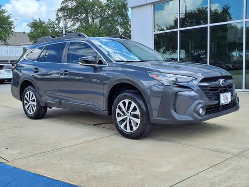 Certified 2024 Subaru Outback Premium AWD/4WD image 2