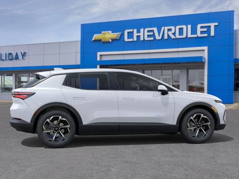 New 2026 Chevrolet Equinox EV LT image 5