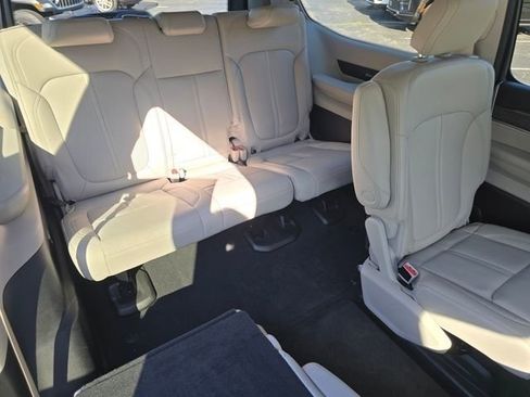 Used 2024 Jeep Wagoneer Series II AWD/4WD image 35