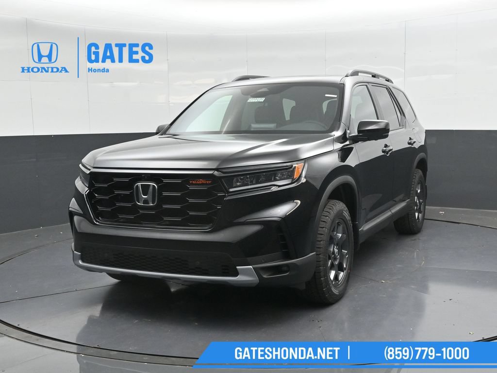 Certified 2025 Honda Pilot TrailSport image 6