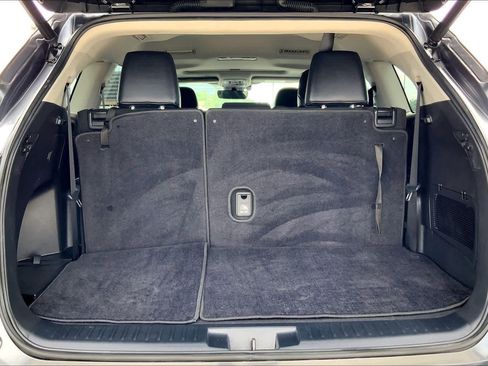 Used 2021 Toyota Highlander XLE image 34