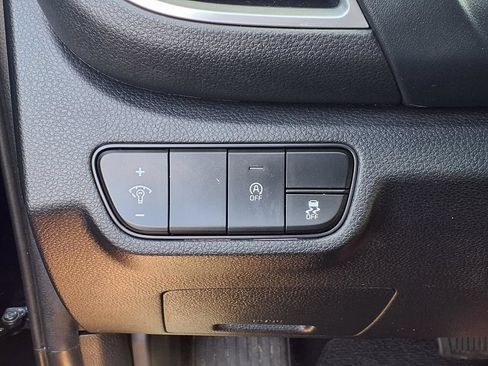 Certified 2024 Kia Seltos EX FWD image 10
