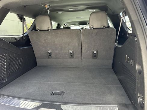 Used 2024 Chevrolet Suburban Premier image 24