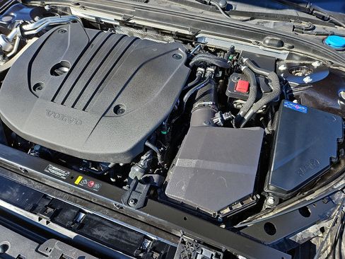 Certified 2025 Volvo S60 B5 Plus image 27