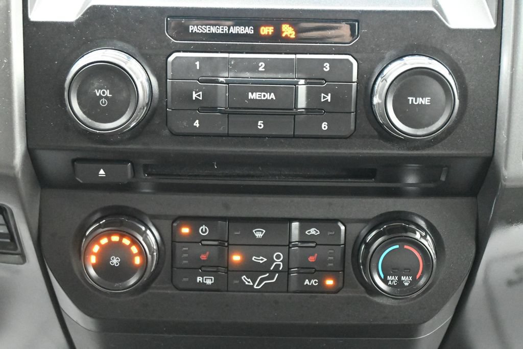 Used 2018 Ford F250 XLT w/ XLT Premium Package AWD/4WD image 24