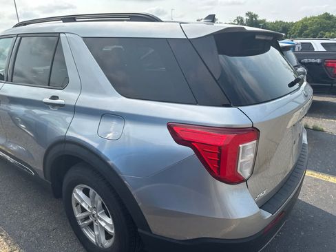 Used 2021 Ford Explorer XLT w/ Equipment Group 202A AWD/4WD image 17
