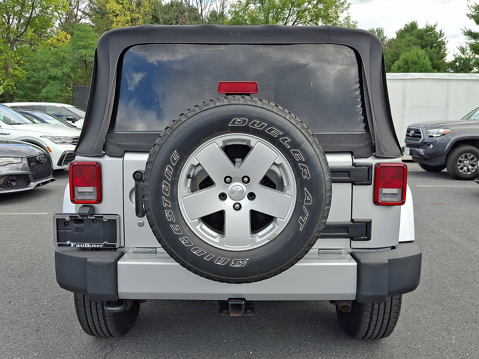 Used 2012 Jeep Wrangler Sahara w/ Connectivity Group AWD/4WD image 5