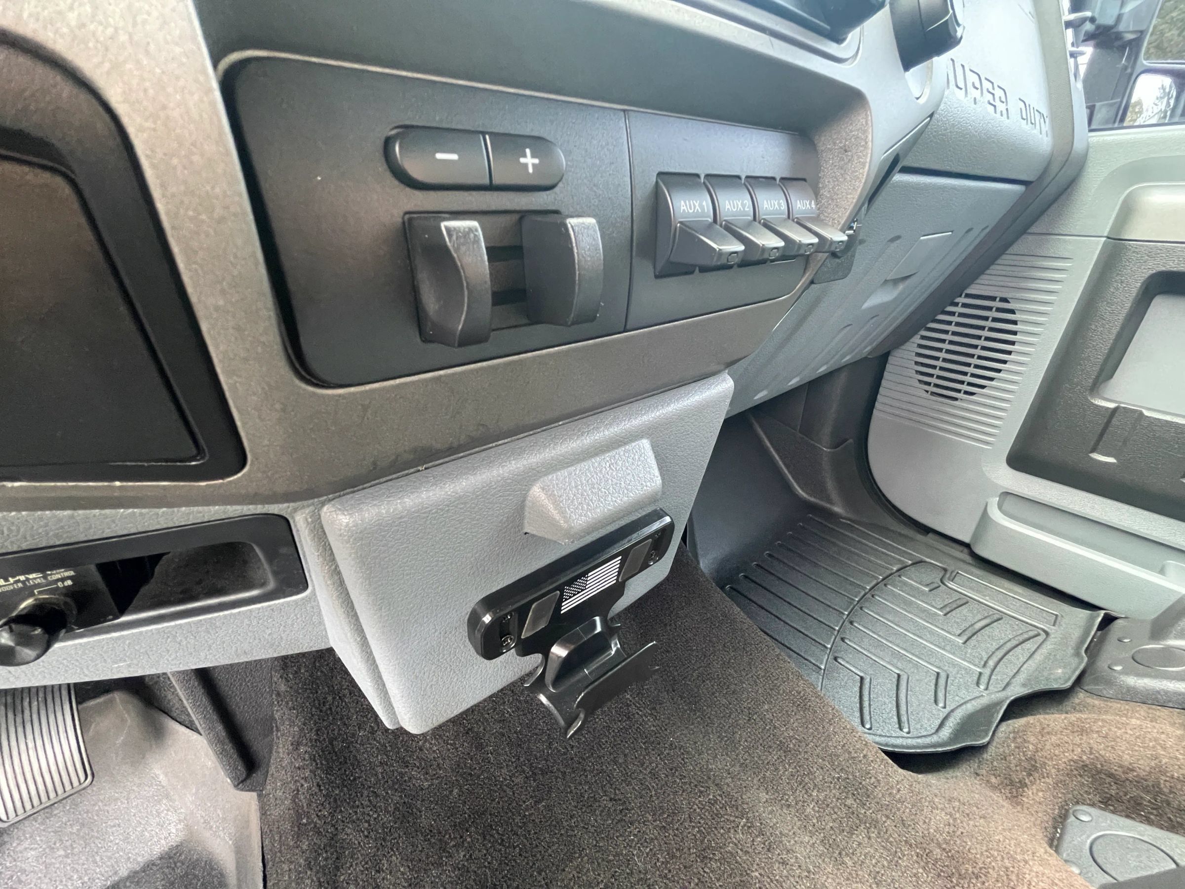 Used 2012 Ford F250 XLT w/ Snow Plow Prep Pkg AWD/4WD image 15