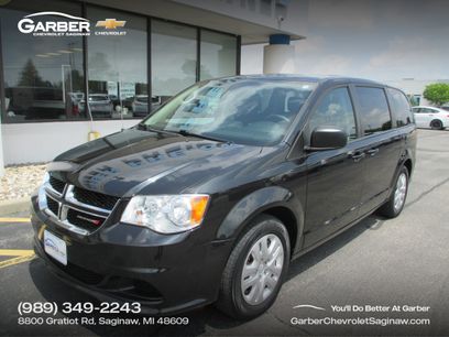 Used 2018 Dodge Grand Caravan SE w/ UConnect Hands-Free Group