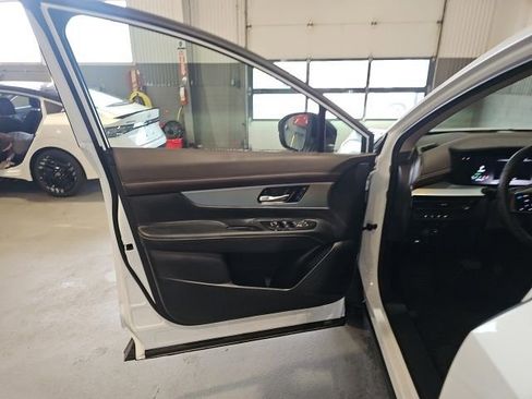 Certified 2025 Nissan Murano Platinum w/ Cargo Package AWD/4WD image 11